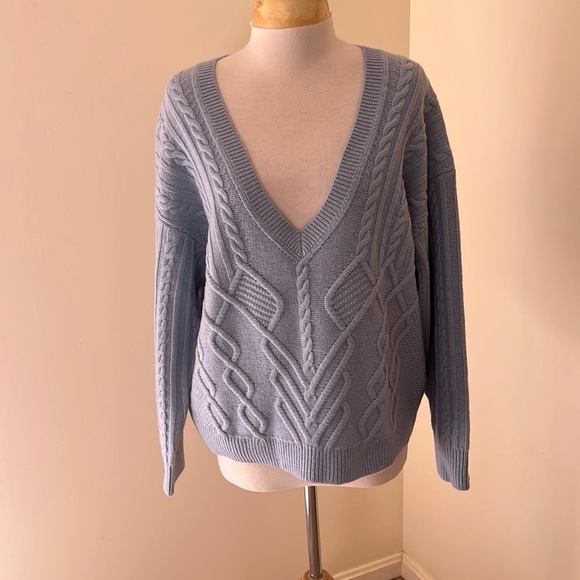 New! Intermix medium Adley cashmere/wool cable knit sweater. - Picture 4 of 12